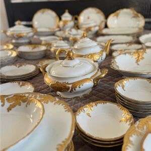 Luxurious Gold and White Dinnerware Collection
